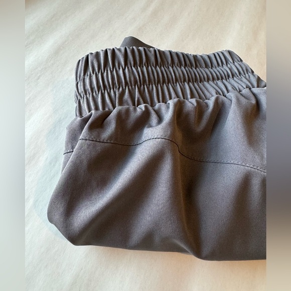 Savvi Woman's Gray Lightweight High Low Taylor Shorts, Size SM - Picture 7 of 9